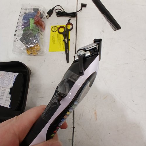 19PC WAHL COLOUR PRO CORD/CORDLESS HAIRCUT AND BEAR TRIM KIT - 2.5HR RUN TIME (MODEL: 1656565 / 3303) image 4