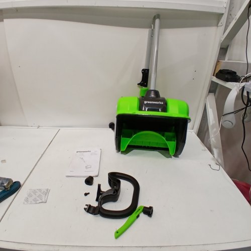 GREENWORKS PRO CORDED ELECTRIC SNOW SHOVEL - 8AMP - 12" - GREEN (MODEL: GBSS08000/2600802) image 2