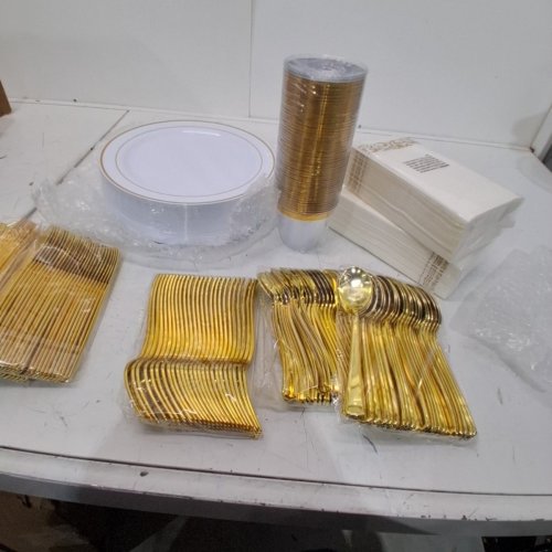 325PC HIMIYO LACE DESIGN PLASTIC DINNERWARE SET FOR EVENTS -7.3"/9OZ- GOLD/WHITE 9MODEL: 700-LK-GOLD) image 4
