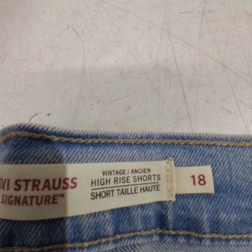 WOMEN'S LEVI STRAUSS SIGNATURE HIGH RISE DENIM SHORTS WITH BELT - 18 - LIGHT BLUE image 3