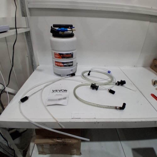 VEVOR MANUAL FLUID OIL EXTRACTOR - 9.5L - WHITE (MODEL: YS-087C) image 2