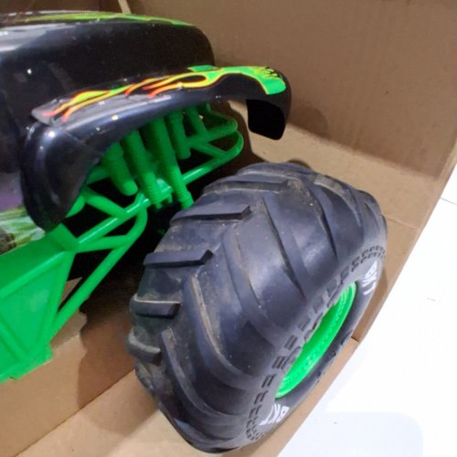 MONSTER JAM SMASH & BASH GRAVE DIGGER RC CAR - CRASH AND REPAIR - AGES 4+ - BLACK/GREEN (MODEL:‎ 6073891) image 3
