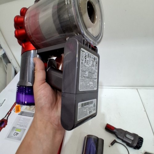 DYSON V8 ORIGIN RECHARGABLE HANDHELD STICK VACUUM CLEANER - GREY/RED (MODEL: SV25) image 6