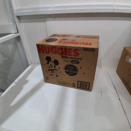 128PK HUGGIES LITTLE MOVERS HUGGFIT BABY DIAPERS WITH 360° WAISTBAND - SIZE 5 (MODEL: 5660200) image 4