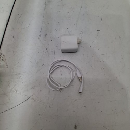 BELKIN USB WALL CHARGER WITH LIGHTNING CABLE - 2 X 12W USB-A - WHITE image 2