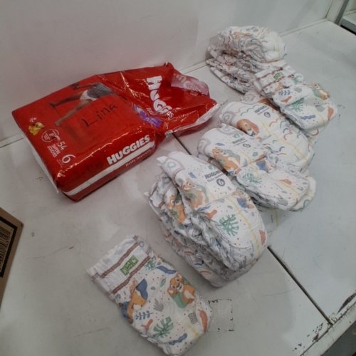 53PK HUGGIES LITTLE MOVERS DIAPERS - SIZE 6 image 3