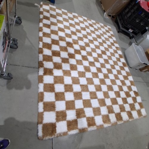 MODERN PLUSH CHECKERBOARD AREA RUG - 8FT X 10FT - BROWN /WHITE image 2