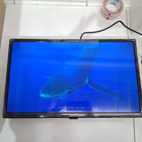 MAGNAVOX ROKU 720P TELEVISION - 24" - BLACK (MODEL: MRT2405_AMZ) image 2