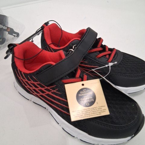 BOYS ATHLETIC WORKS ATHLETIC SHOES - SIZE 12 - BLACK / RED (STYLE: 46MAXY23) image 2