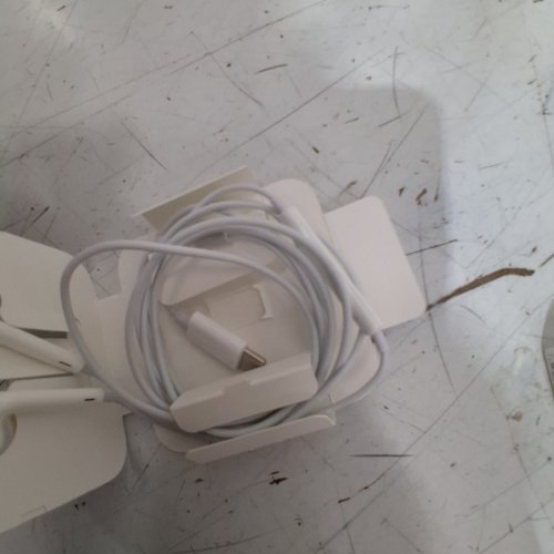 APPLE EAR BUDS / HEADPHONES / EARPODS - USB-C CONNECTION - WHITE (MODEL : MYQY3AM/A) image 3