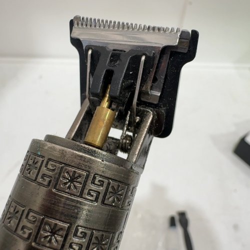 VINTAGE RECHARGEABLE HAIR CUTTING MACHINE - GOLD DRAGON image 4