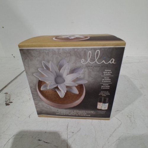 ELLIA CALM WATERS PORCELAIN AROMATHERAPY DIFFUSER SET WITH ESSENTIAL OILS - 15 ML - PINK AND WHITE (MODEL:ARM-P240PK-EO10) image 2