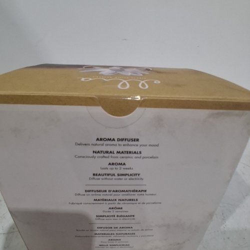 ELLIA CALM WATERS PORCELAIN AROMATHERAPY DIFFUSER SET WITH ESSENTIAL OILS - 15 ML - PINK AND WHITE (MODEL:ARM-P240PK-EO10) image 3