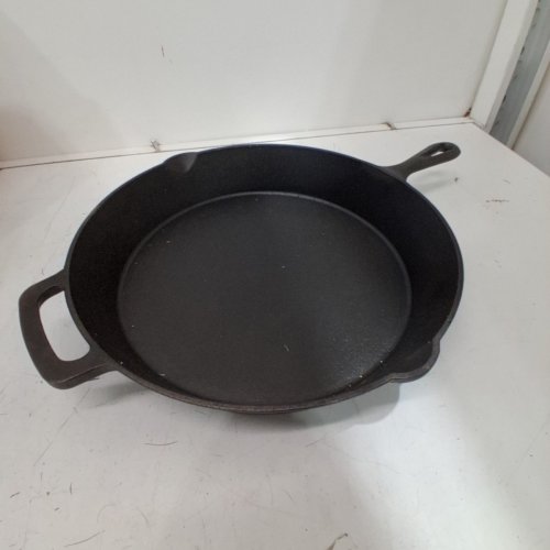 MAINSTAYS CAST IRON SKILLET - 12" - BLACK image 2