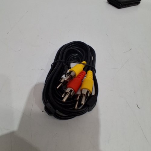 ONN COMPOSITE FULY SHIELDED RCA DUBBING VIDEO CABLE - 6FT - (MODEL: ONA23AV019C) image 3