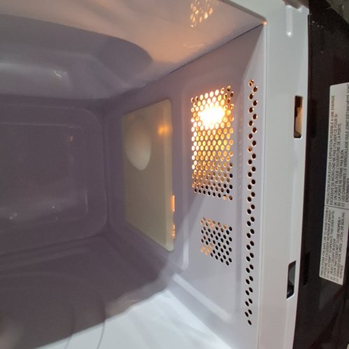 BLACK+DECKER DIGITAL MICROWAVE OVEN WITH TURNTABLE AND PUSH-BUTTON DOOR - 0.9CU.FT - 1400W - BLACK (MODEL: EM925AB9-P) image 3