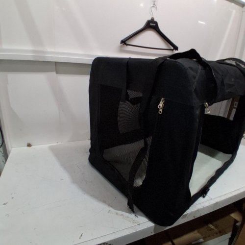FEANDREA COLLAPSIBLE PORTABLE SOFT PET CARRIER BAG WITH STORAGE POCKETS- EXTRA LARGE/32" X 23" - BLACK (MODEL: PDC80H/UPDC80H) image 4