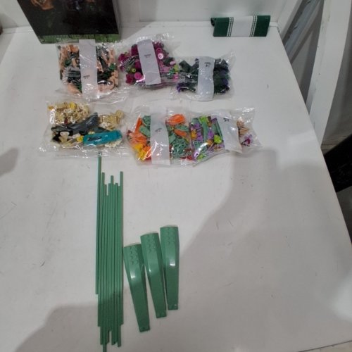 756PC BOTANICAL COLLECTION - FLOWER BOUQUET BUILDING BLOCKS image 2