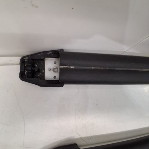 ALUMINUM SKI & SNOWBOARD ROOF RACK WITH LOCK & RUBBER PADDING - UNIVERSAL FIT/165LBS MAX - SILVER/BLACK (MODEL: XDZ-005-SH) image 2