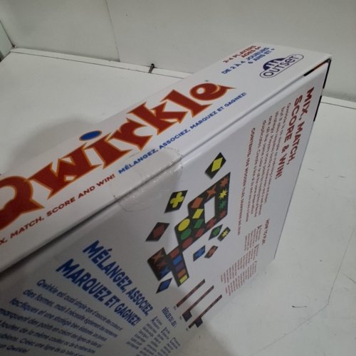 MINDWARE QWIRKLE TRAVEL GAME WITH 108 TILES - 2-4 PLAYERS - AGES 6+ image 3