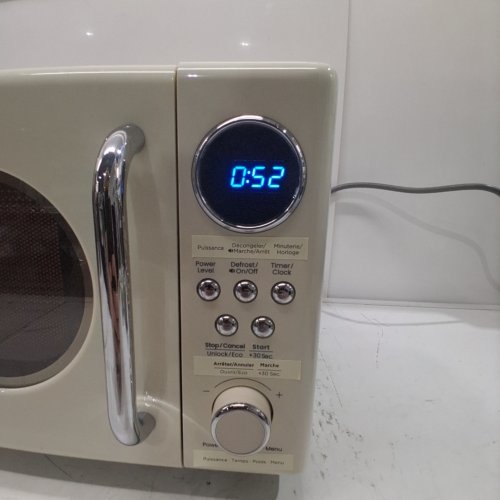 COMFEE RETRO COUNTERTOP MICROWAVE OVEN - 0.7 CU. FT - 700W - APRICOT (MODEL: CMO-AM20CK(AT) image 2