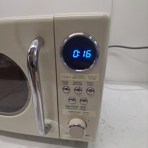 COMFEE RETRO COUNTERTOP MICROWAVE OVEN - 0.7 CU. FT - 700W - APRICOT (MODEL: CMO-AM20CK(AT) image 4