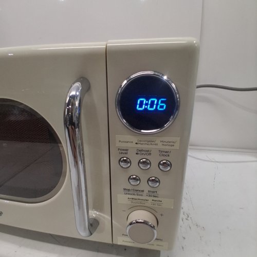 COMFEE RETRO COUNTERTOP MICROWAVE OVEN - 0.7 CU. FT - 700W - APRICOT (MODEL: CMO-AM20CK(AT) image 5