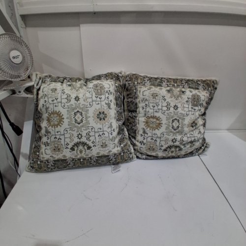 2PK WASH LUXE TOWN & COUNTRY LIVING DECORATIVE PILLOWS - 22" X 22" - MULTICOLOUR (MODEL: 1901552) image 3