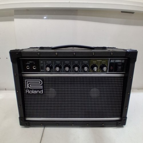 ROLAND JAZZ CHORUS ULTRA COMPACT GUITAR AMPLIFIER - 30W STEREO AMP, DUAL 6.5" SPEAKERS - BLACK (MODEL: JC-22) image 3