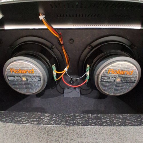 ROLAND JAZZ CHORUS ULTRA COMPACT GUITAR AMPLIFIER - 30W STEREO AMP, DUAL 6.5" SPEAKERS - BLACK (MODEL: JC-22) image 7