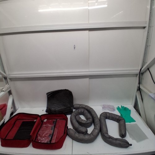 17PC THE RAG FACTORY VEHICLE SPILL KIT - RED image 2