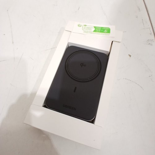 UGREEN MAGNETIC ATTACHMENT WIRELESS POWER BANK - 10000 MAH, 7.5W/20W - BLACK (MODEL:PB561) image 2