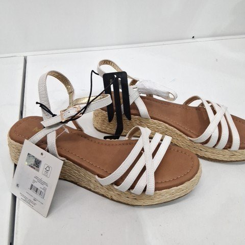 WOMEN'S MEXX NOEMIM WEDGE SANDALS - SIZE 9 - WHITE image 2