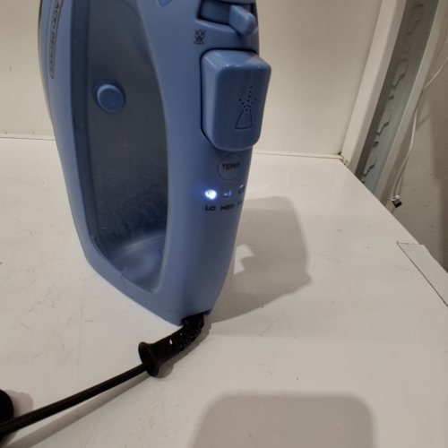 BLACK+DECKER EASY TO USE STEAM IRON - BLUE (MODEL:IR2024-0ADC) image 2