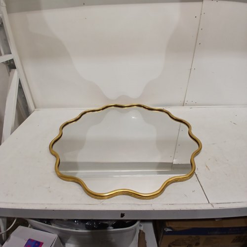 PROHOMEWARE DECORATIVE WAVY SCALLOPED WALL MIRROR - 30" - GOLD (ITEM: QGBL30G) image 3