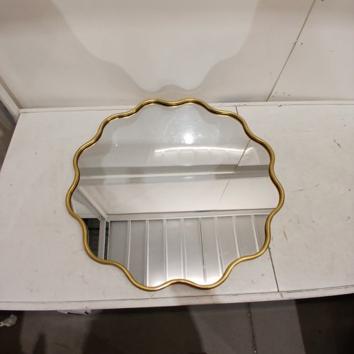 PROHOMEWARE DECORATIVE WAVY SCALLOPED WALL MIRROR - 30" - GOLD (ITEM: QGBL30G) image 4