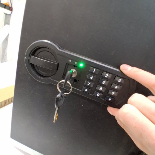 AMAZON BASICS STEEL HOME SECURITY ELECTRONIC SAFE WITH PROGRAMMABLE KEYPAD LOCK AND 2 KEYS - 1.8CUBIC FEET - BLACK image 2