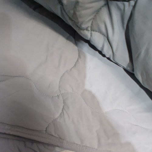 BERKSHIRE LIGHTWEIGHT COOLING BLANKET - KING - BLUE/WHITE (MODEL: 1986201) image 3