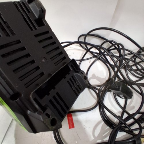 5PC GREENWORKS COLD WATER ELECTRIC PRESSURE WASHER WITH HIGH PRESSURE HOSE, 40° AND TURBO NOZZLES, SOAP APPLICATOR & 11" SURFACE CLEANER - 1800 PSI - 1.1 GPM - GREEN (MODEL: GPW1804CK) image 4