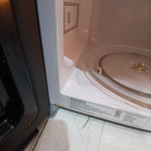 HAMILTON BEACH STAINLESS STEEL MICROWAVE, 0.7 CU.FT (MODEL: EM720CPN-PMB) image 4