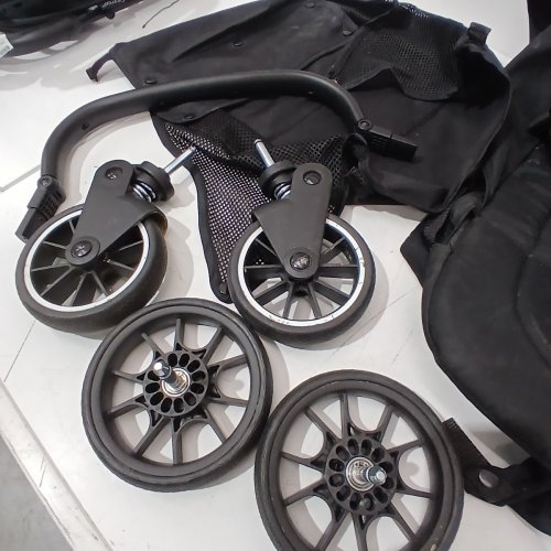 GROMAST IFOLD 2.0 FOLDING BABY STROLLER - BLACK (MODEL: GT077) image 6
