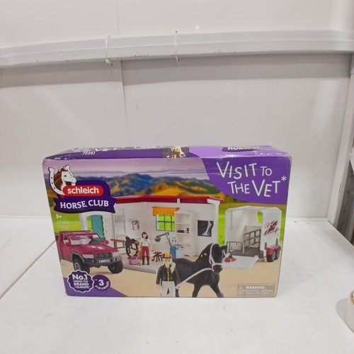 61PC SCHLEICH HORSE CLUB VISIT TO THE VET PLAYSET (MODEL: 72261) image 2
