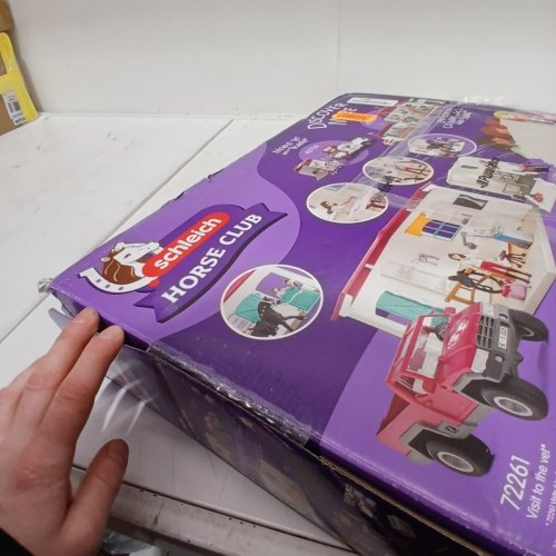 61PC SCHLEICH HORSE CLUB VISIT TO THE VET PLAYSET (MODEL: 72261) image 5