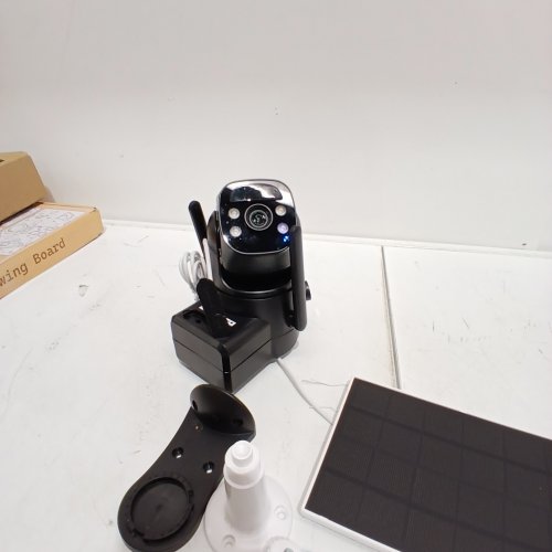 TRIPLE LENS SOLAR POWERED WIRELESS SECURITY CAMERA WITH WI-FI APP CONTROLS - BLACK (MODEL: QW9) image 2
