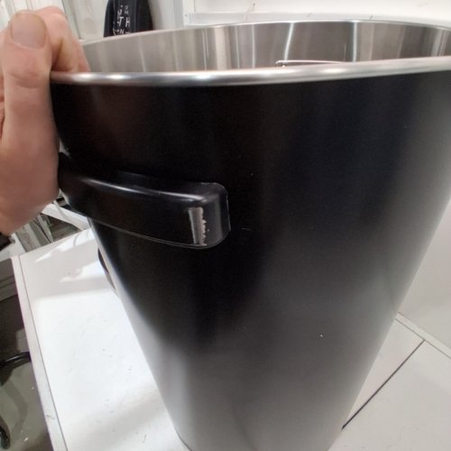 EKO URBAN COMMERICAL TRASH CAN WITH LID - 32 GAL - BLACK image 4