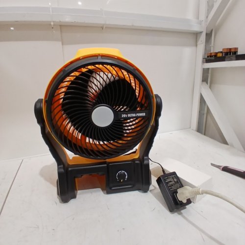 CORDLESS JOBSITE FAN - 11.5"; 20 V; 800 CFM; 12.3 MPH; 70 LM - YELLOW / BLACK (MODEL: DDTI-F12-001) image 4