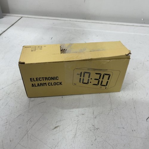 GOLOZA DIGITAL ALARM CLOCK WITH LARGE DISPLAY - WOOD GRAIN - (MODEL: GE933) image 4