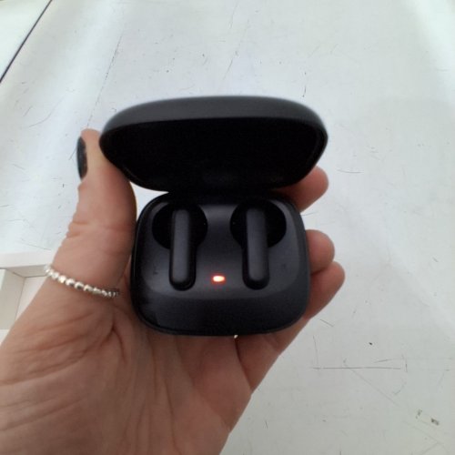 ONN. IN-EAR TWS EARPHONES WITH CHARGING CASE - BLACK image 4