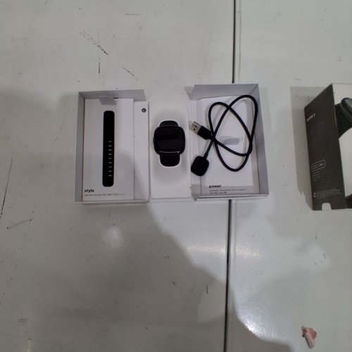 GOOGLE FITBIT VERSA 4 FITNESS SMART WATCH - BLACK - (MODEL: FB523) image 3