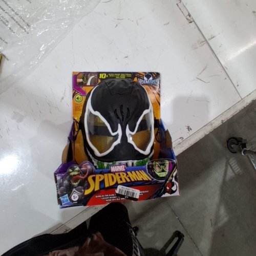 MARVEL SPIDER-MAN VENOM VESRUS GLOW IN THE DARK MASK - WITH TEN SOUNDS & PHRASES - 5+ - BLACK / WHITE/ GREEN image 4